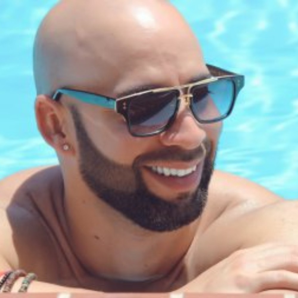 Meet your Posher, Ebenezer